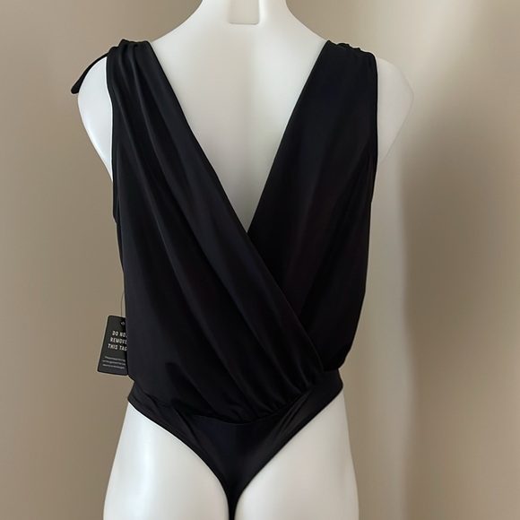 (NWT) Express Women’s Black Bodysuit, Small - Picture 4 of 15